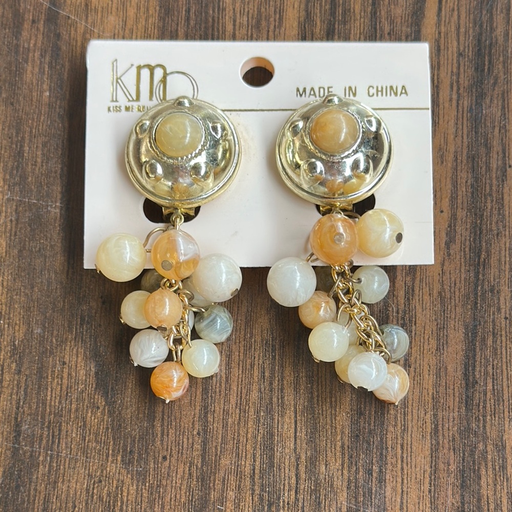 Costume gold tone faux stone earrings. Beautiful & lightweight.